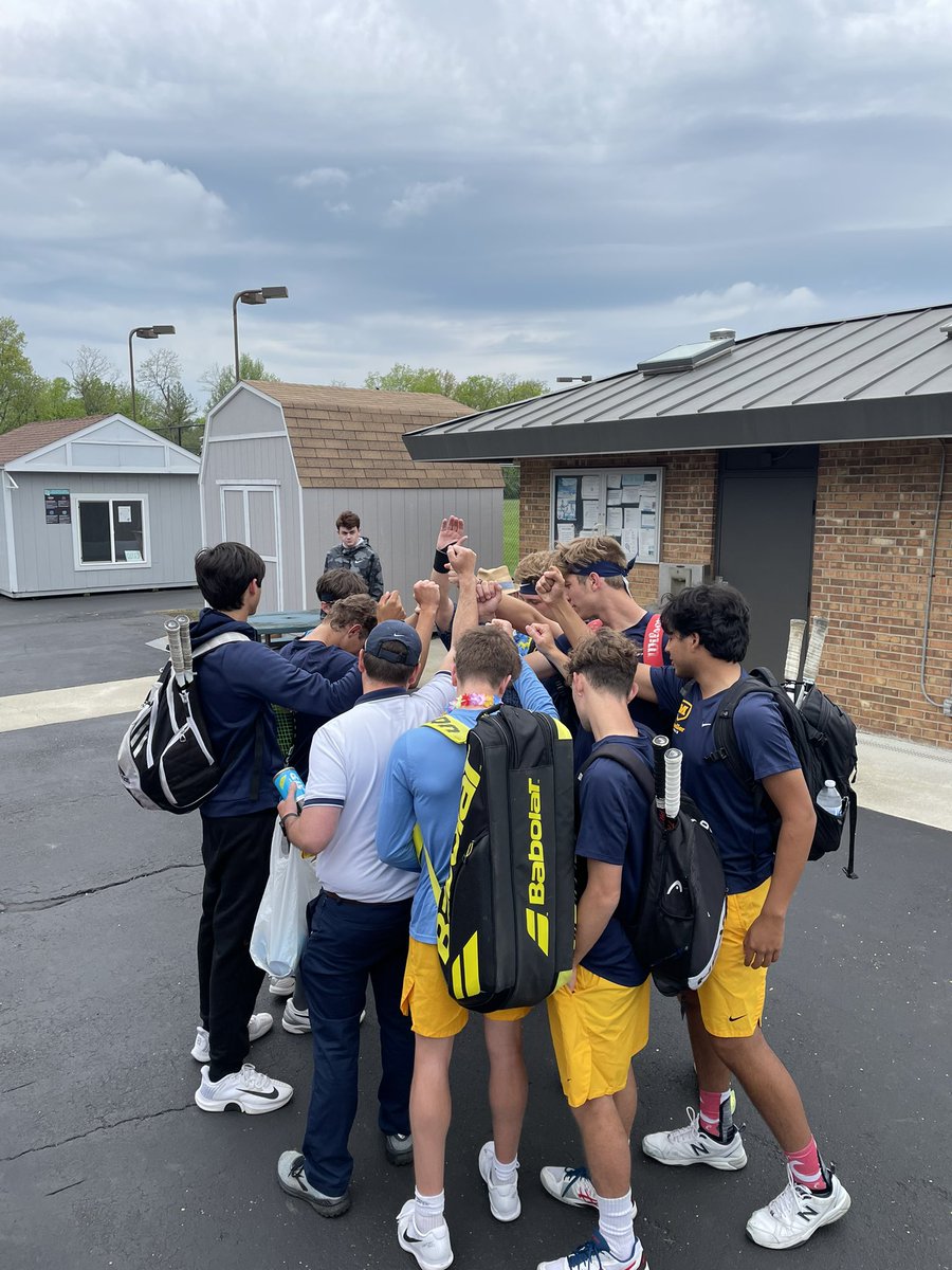 LetsGoBigMoe's tweet photo. Senior Day🔥🔥 #BeatSycamore https://t.co/lAvp44Q7CI