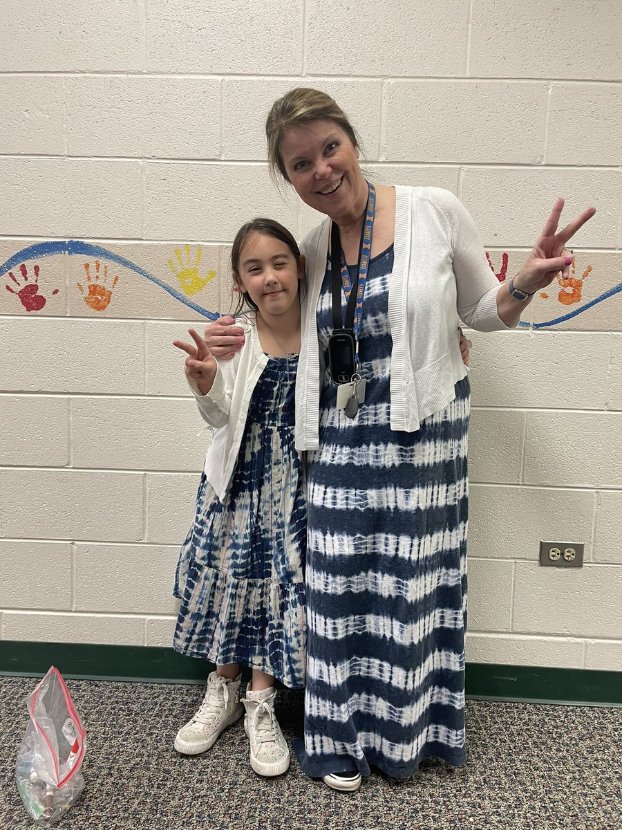 Dress like the teacher part 2! <a href="/D13Jaguars/">DuJardin School</a> #leadlikeajaguar