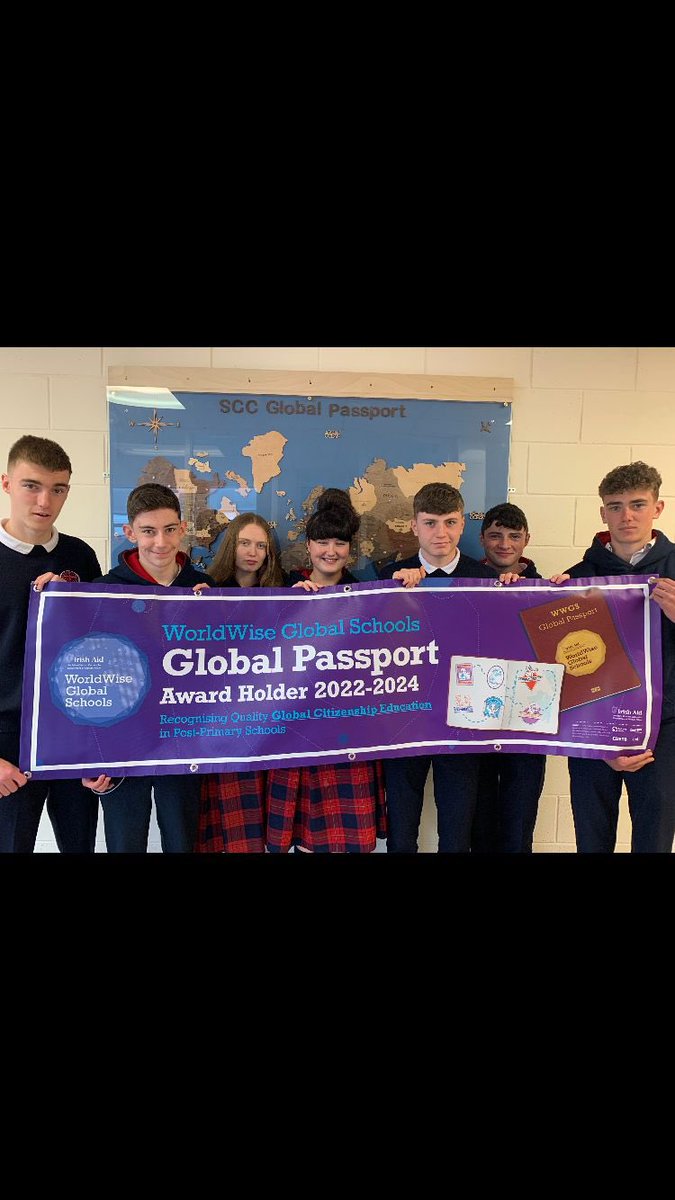 Skerries_CC's tweet photo. students displaying our new Global Passport banner. SCC are delighted with the Diplomatic Award 2022-2024 #worldwise_global_schools #ysinow #greenschools #ddletb #globalpassport #globalcitizenship @ddletb @Skerries https://t.co/qOydGs9iEu