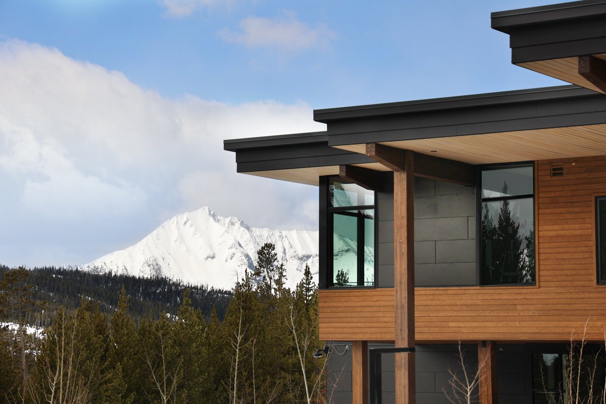 savdeinc's tweet photo. When @savdeinc went to work on a Lakelodge at #MoonlightBasin in #BigSky, it was an opportunity to showcase what we do best: create an atmosphere of ease &amp; enjoyment for all the senses. Read more about the project: https://t.co/S5XorpZZmx

#Montana #SmartHomeDesign #SmartHome https://t.co/WNITCApdC6