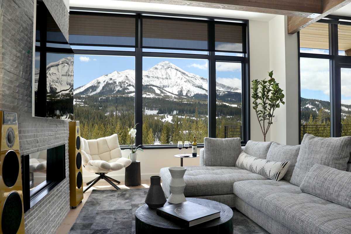savdeinc's tweet photo. When @savdeinc went to work on a Lakelodge at #MoonlightBasin in #BigSky, it was an opportunity to showcase what we do best: create an atmosphere of ease &amp; enjoyment for all the senses. Read more about the project: https://t.co/S5XorpZZmx

#Montana #SmartHomeDesign #SmartHome https://t.co/WNITCApdC6