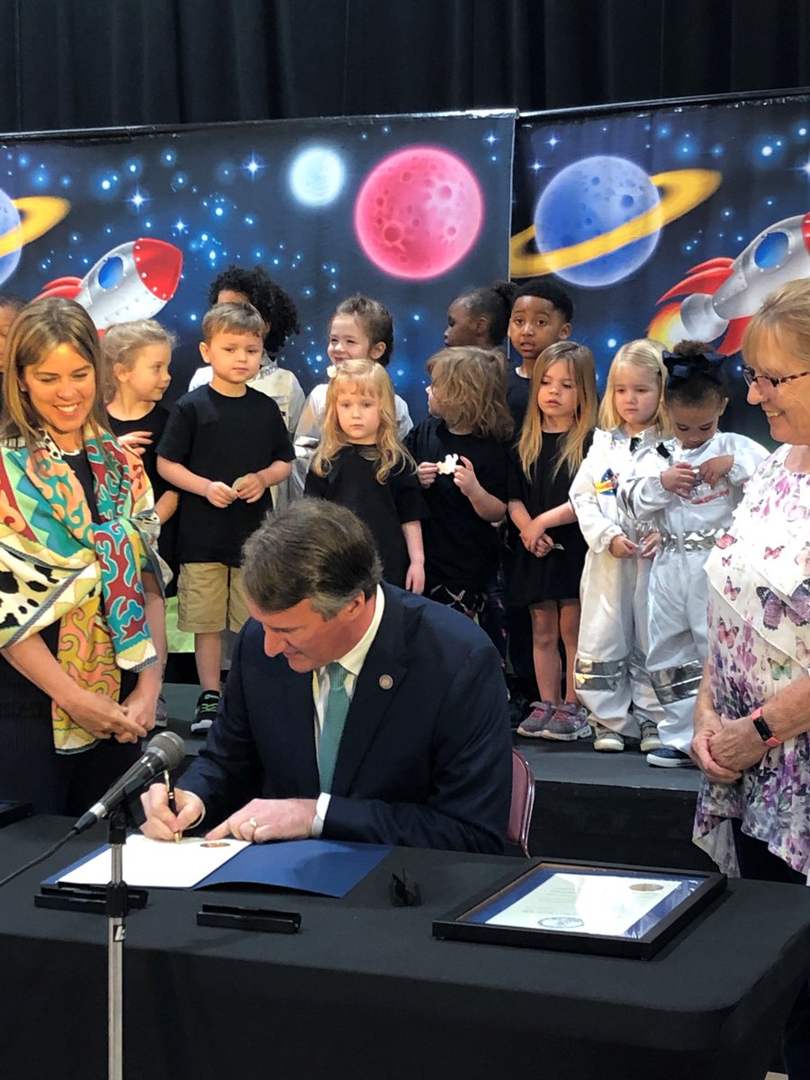 VECF_Ready's tweet photo. What a beautiful morning to celebrate and thank our early educators with @GovernorVA @VirginiaPromise @ChildCareAwareofVA.  Virginia’s early childhood professionals are our most valuable workforce – supporting the success of children, families, communities and businesses. https://t.co/dV53ekkCDZ