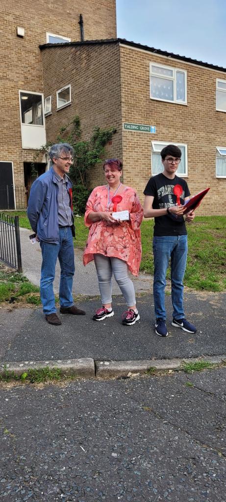 deborpingtonsw's tweet photo. Still time to get out and #vote !
Polls stay open till 10pm.. #VoteLabour #votedebbie #stmarycray #LocalElections2022 #Bromleycouncil https://t.co/9l2IggvNxu