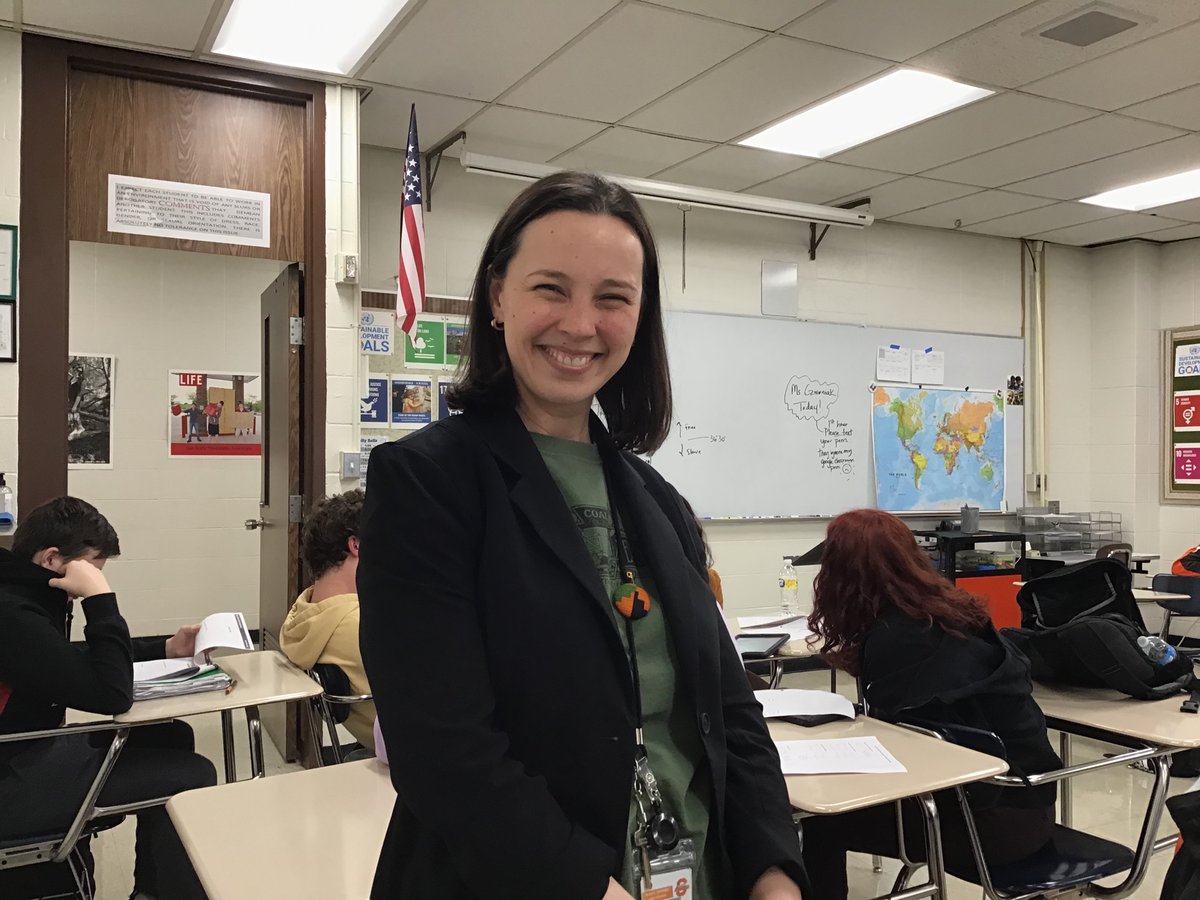 AstroMediaTyler's tweet photo. Happy teacher appreciation week to one of my favorite teachers Mrs. Boone! We are all so thankful for everything she does at this school @AstroworldMedia https://t.co/RDQafsQtvm
