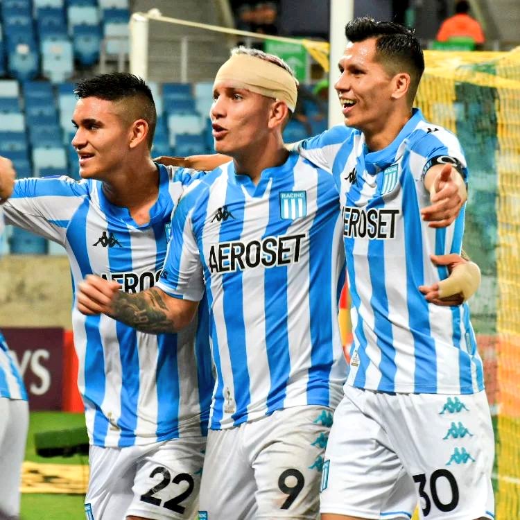 LeandroAdonio's tweet photo. ¡Confirmado! 👇

A raíz del Censo Nacional, el partido entre #Racing - #Melgar modificará su horario.

👉 Se disputará el miércoles 18/05 a las 21:30 en el Cilindro y no a las 19:15 como estaba estipulado desde un principio. https://t.co/JF5LUiFaS5