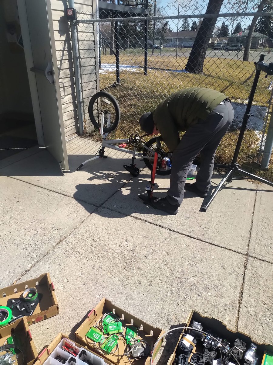 yyckidsride's tweet photo. Thank you Riekie for dropping off your donated bikes &amp; our mechanical volunteers for working hard to ensure your donated bikes are ready for our June 4rg give away 

We now have over 245 at-risk youths in waiting list in need for a bike #yyc #yycbike @CTVCalgary @GlobalCalgary https://t.co/K723ielD91