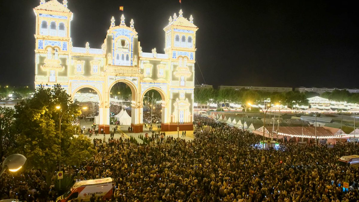 PasionDeSevilla's tweet photo. No sabéis la suerte de ser Sevillano/a 😍 https://t.co/kCzdy0vDcY