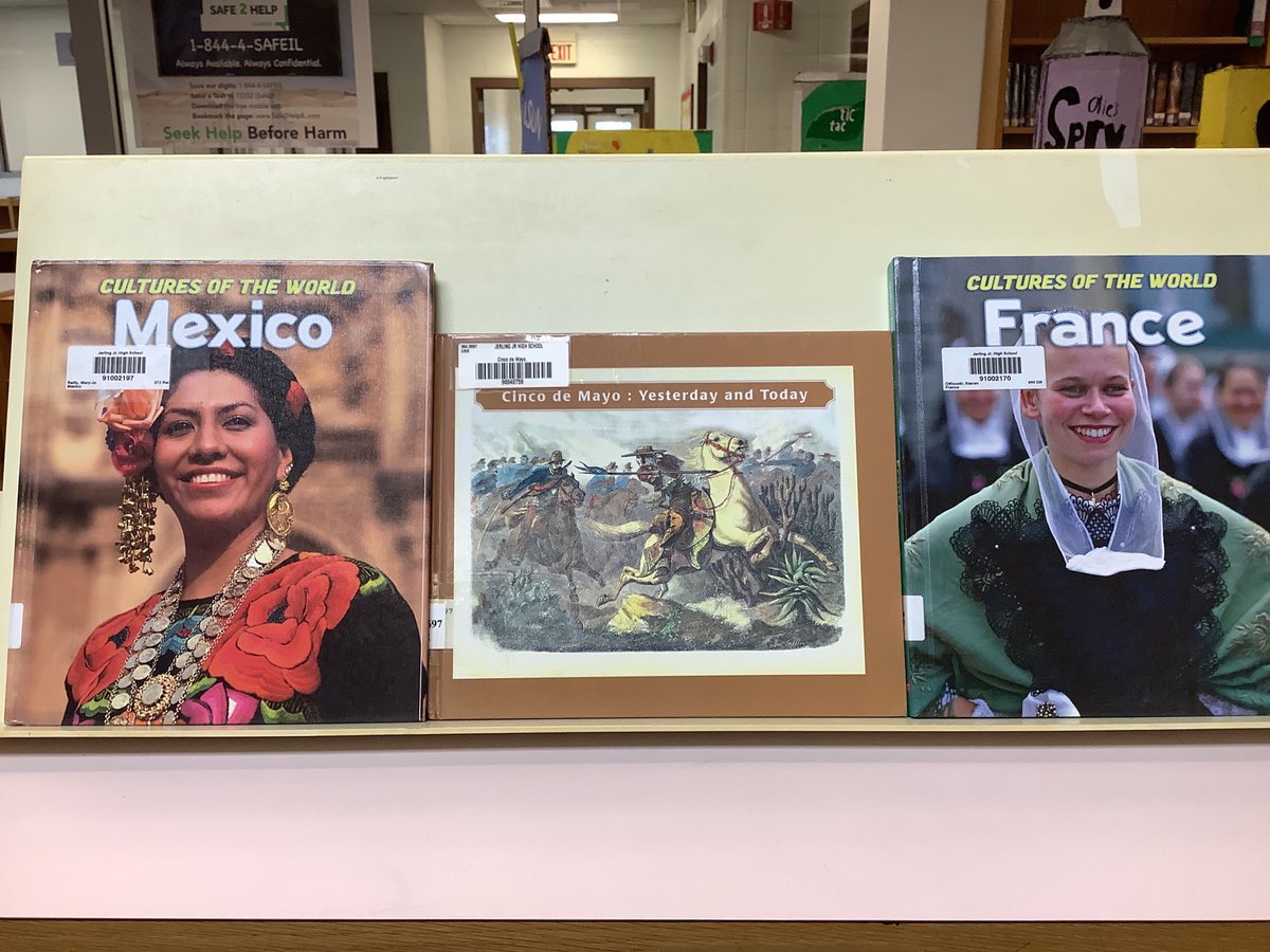 Mrs_LOLdaker's tweet photo. Cinqo de Mayo!  @135Learning @OSD135 @JerlingJayhawks @ProrokLeads @MrsHalperEDU @_Juliehansen_ @spanishteach135 @WrigleyCathy #CinqoDeMayo #Mexico https://t.co/vobSwZVcU7