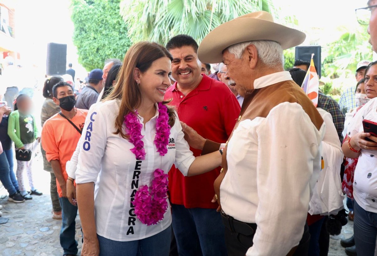 caroviggiano's tweet photo. Un #HidALGOMUCHOMEJOR se construye desde los cimientos, desde las bases, hombro a hombro con las familias del estado que sí quieren hacer una diferencia. Y hoy confirmamos nuevamente que somos el mejor equipo  en #SanAgustínMetzquititlán.

#LlegóLaHora #CaroGobernadora https://t.co/8A1kAvOwcq