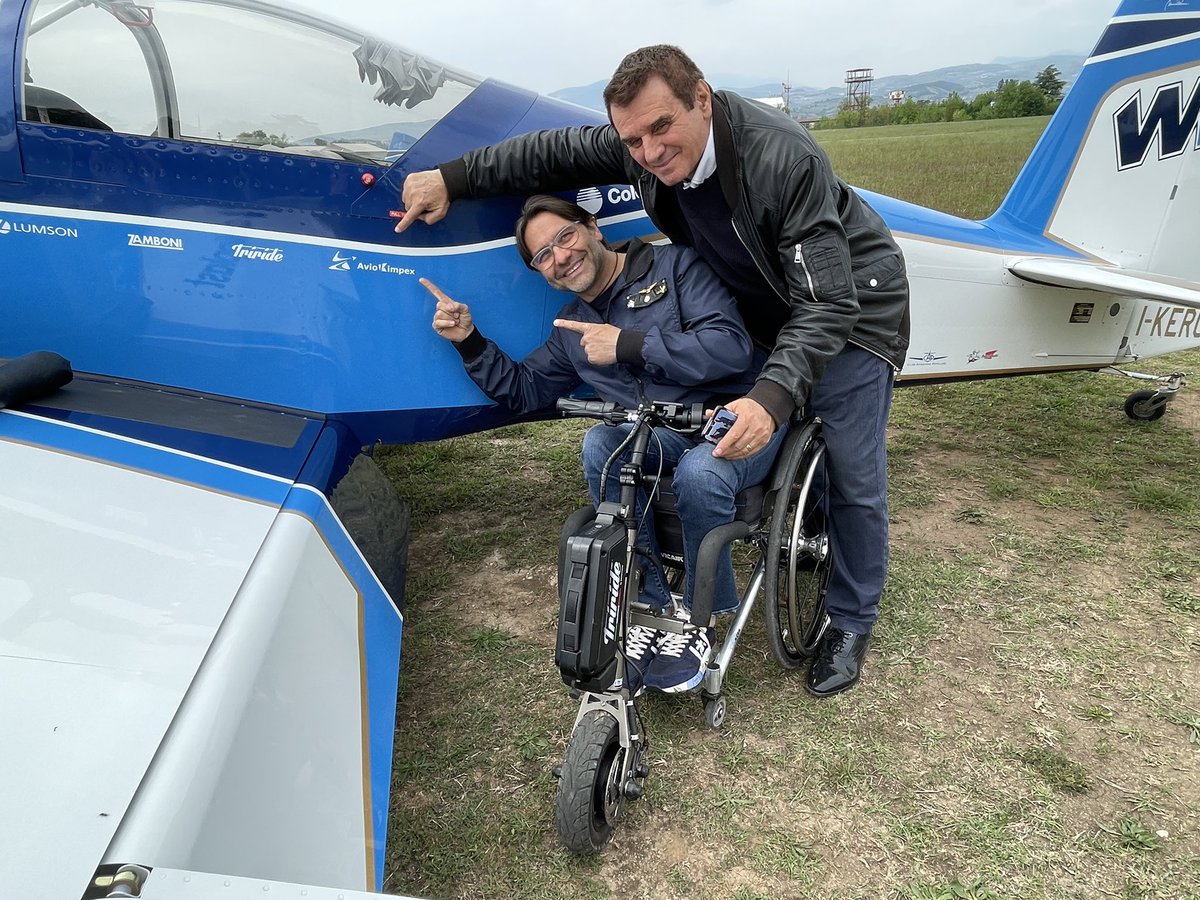 weflyteam's tweet photo. La ditta di forniture aeronautiche #AvioKimpex di Pietro Marinoni sarà al fianco del WeFly! Team anche per la stagione 2022!! Una grande azienda che ci affianca nei nostri voli, garantendo sempre sicurezza ed efficienza. 💪😊
#weflyteam #osaVolare #daretofly https://t.co/XpfAigzoeU