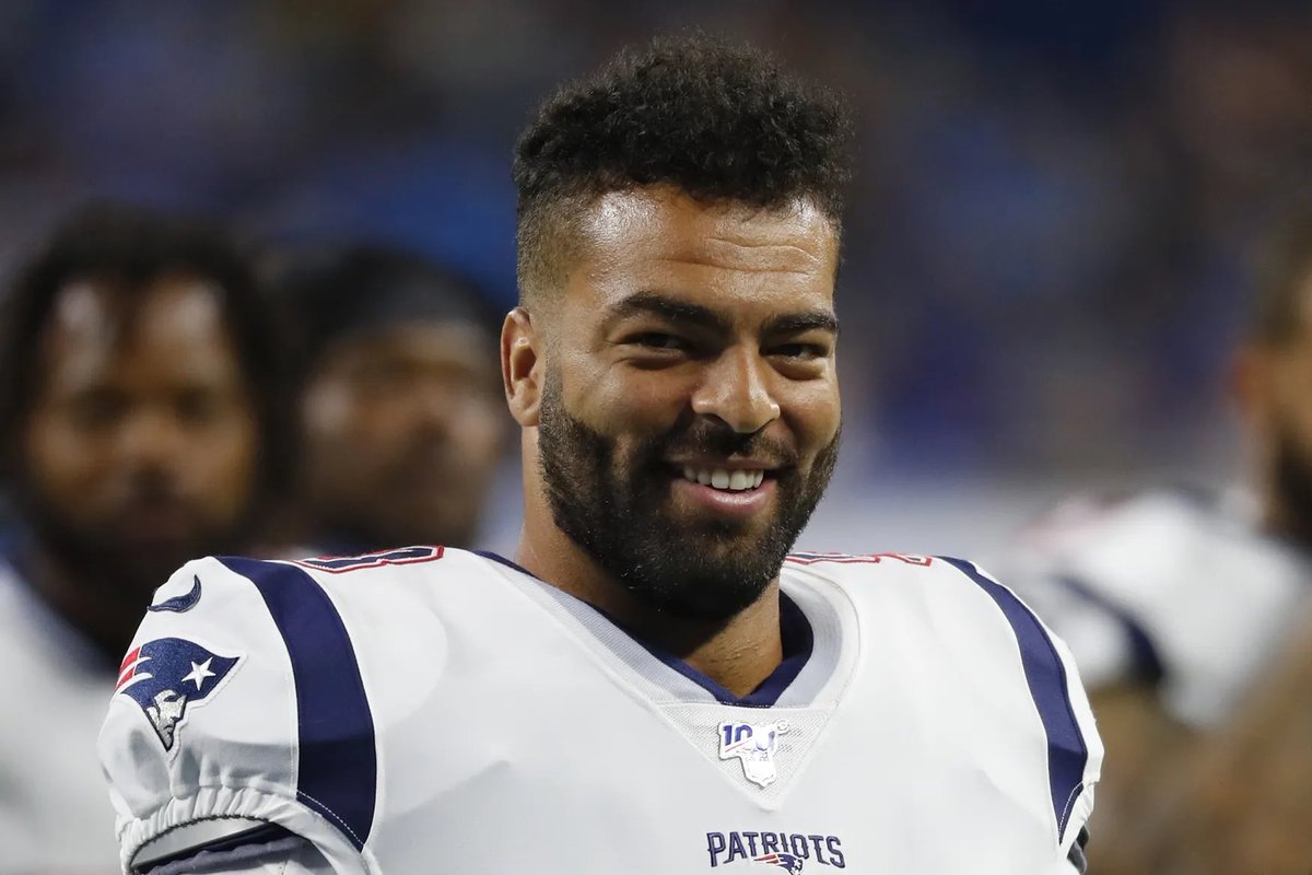 TheGameDayNFL's tweet photo. Kyle Van Noy is heading to the Los Angeles #Chargers ⚡️

KVN, JC, Joey Bosa, Khalil Mack, Asante Samuel Jr., and Derwin James 😳

Them Charger boys are about to be SCARY this season 🍿 https://t.co/CWWpCf6eQP