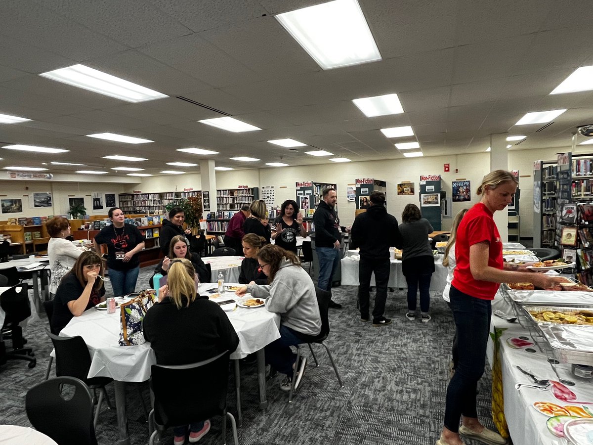 Schork_BTSD's tweet photo. Thank you to the wonderful ROBMS PTA for the absolutely delicious lunch spread for Teacher Appreciation Day! #ROBMS2022 https://t.co/av44U0fqB6