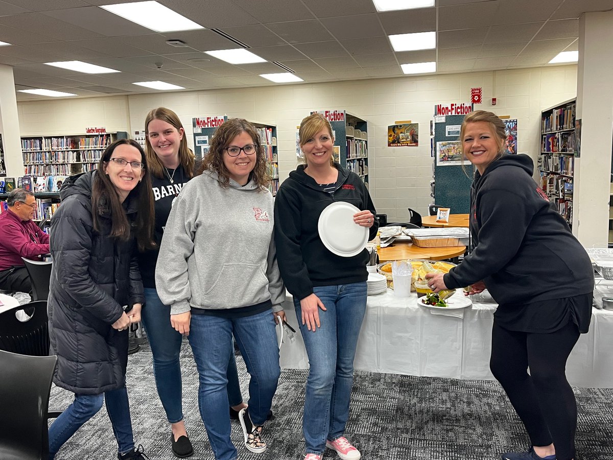 Schork_BTSD's tweet photo. Thank you to the wonderful ROBMS PTA for the absolutely delicious lunch spread for Teacher Appreciation Day! #ROBMS2022 https://t.co/av44U0fqB6