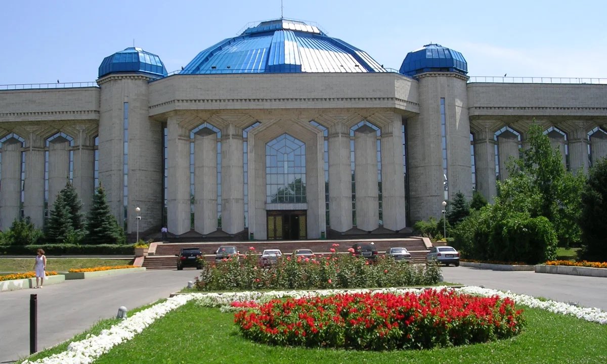 Парлумони нави мо ба охир расид. сохтмони ин идораи нав чанд сол кашол ёфт. Шаъну шараф ба Саидов! #Trovetzia 🇸🇨