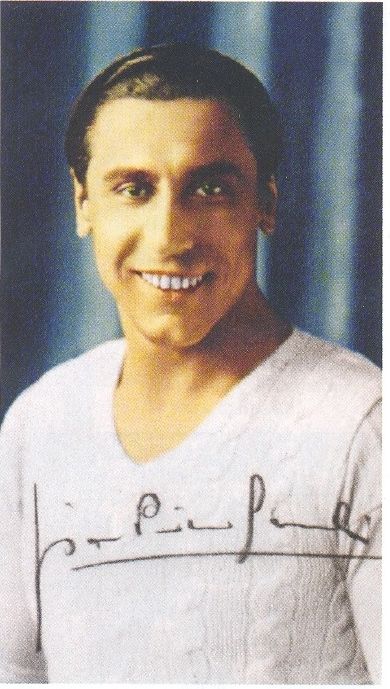 CopaLendas's tweet photo. Gianpiero Combi, Itália 🇮🇹.
Copa do Mundo de 1934, Itália.
Campeão Mundial.
3 gols sofridos, 5 jogos.
#combi #italia #worldcup1934 #copa1934 #fifa #campione #leggenda #uomodigomma #azzurri #nazionale #squadraazzurra #figc #ita #vecchiostadioflaminio #julesrimet #qatar2022 https://t.co/vAnIQVDgsY
