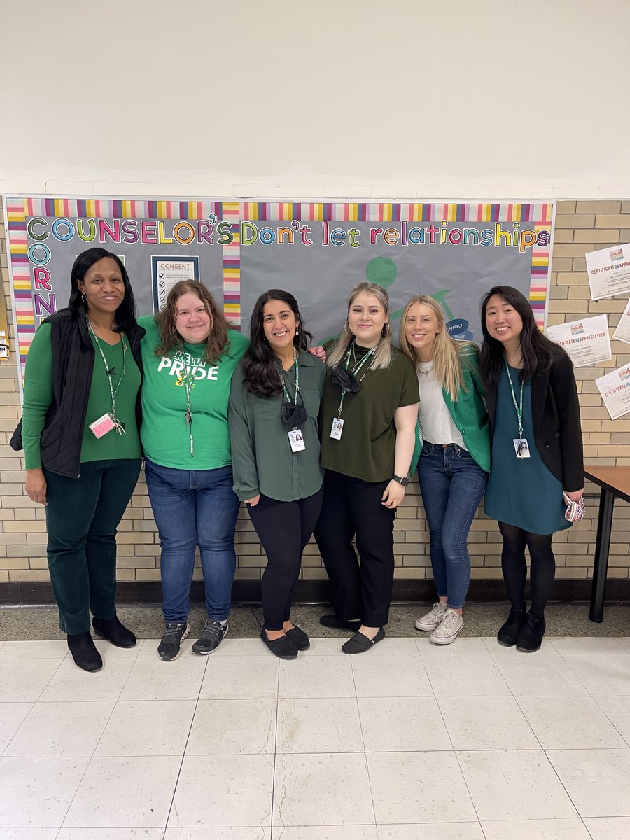 ThomasKelly_CP's tweet photo. Kelly Counselors kicking off Mental Health Awareness Month! #MentalHealthAwarenessMonth #WearGreen #SchoolCounselors #KellyCares https://t.co/RpKrxHyEs3