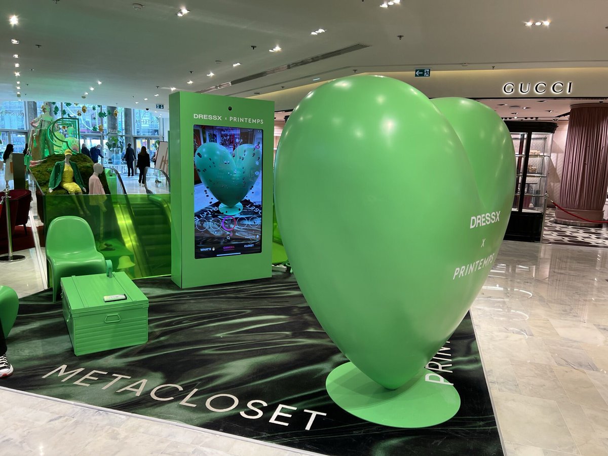 the_industrious's tweet photo. @Printemps and @dressxcom unveiled an interactive display that lets a customer create their own fashion #NFT on the spot. It’s a well-conceived collab that teases a future where brick-and-mortar and Web3 collide in the most perfect way. 

#retailtech #augmentedreality #retail https://t.co/4Yjnmd3GG9