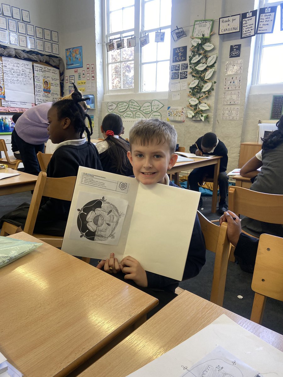 Today in art, we explored lines of symmetry to replicate a design in the style of a Tudor Rose. We had to very carefully consider how the lines would reflect, it’s a lot harder than it looks! <a href="/amyartworksedu/">Amy Bairstow</a> <a href="/WoodhillSch/">Woodhill Primary School</a>