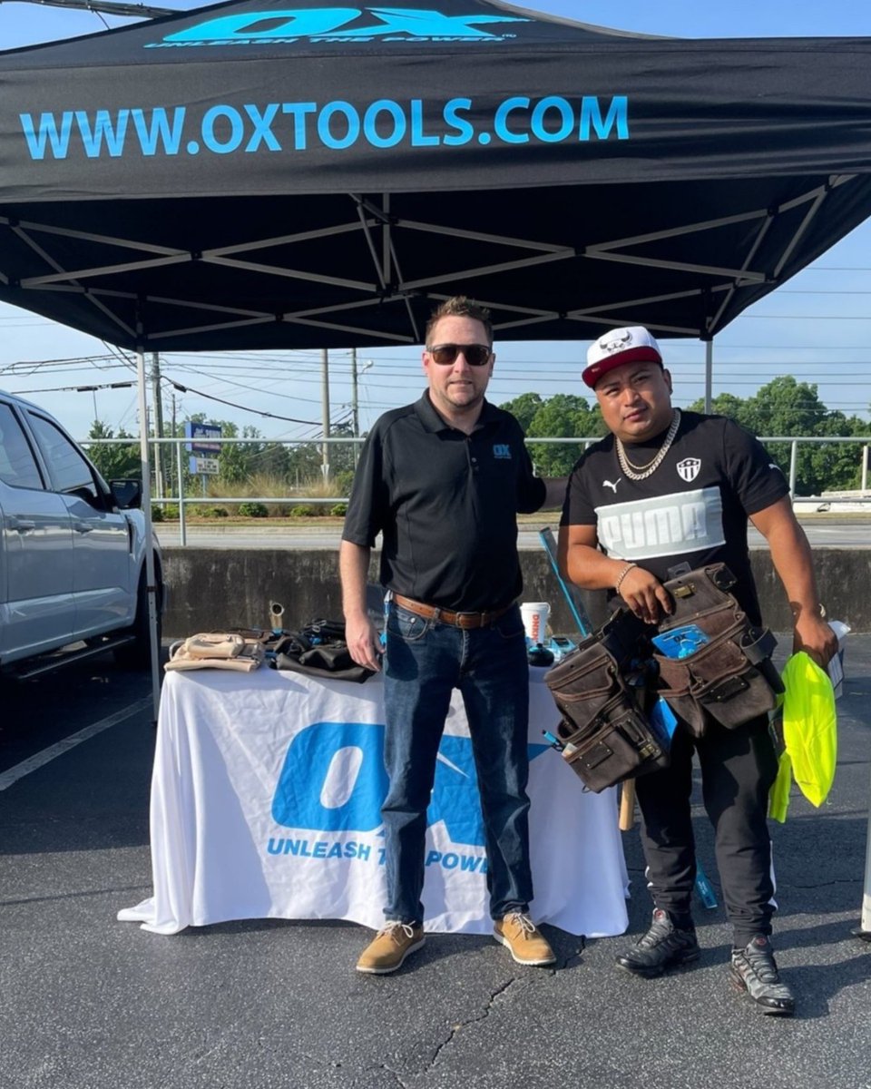 OX Team Member Ben and the winner of the raffle at the Superior Tools and Fasteners event today!
.
.
.
#Oxtools #BuiltwithOX #NoBullJustOX #builder #carpenter #carpentry #construction #newconstruction
