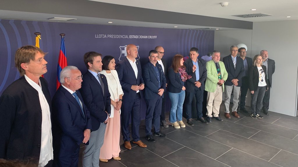 jccaparros's tweet photo. Esforç, superació, companyerisme... valors de l'esport que el projecte #FutbolNet ensenya als xiquets i xiquetes.
Avui hem assistit a l'acte de cloenda que la @FundacioFCB ha celebrat amb els pobles i ciutats participants al projecte.
#ImpulsemLaRàpita https://t.co/W3AVTc2R6l