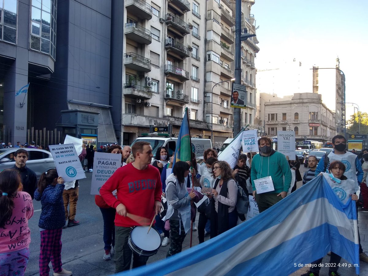 hipotecadosuva's tweet photo. .@SergioMassa se termina la convergencia, atravesamos la inflación más alta en años. Los #HipotecadosUVA estamos pidiendo una #LeyNacionalUVA. Ahora más que nunca vamos por la #EliminacionUVA!! https://t.co/80cZOldt5o