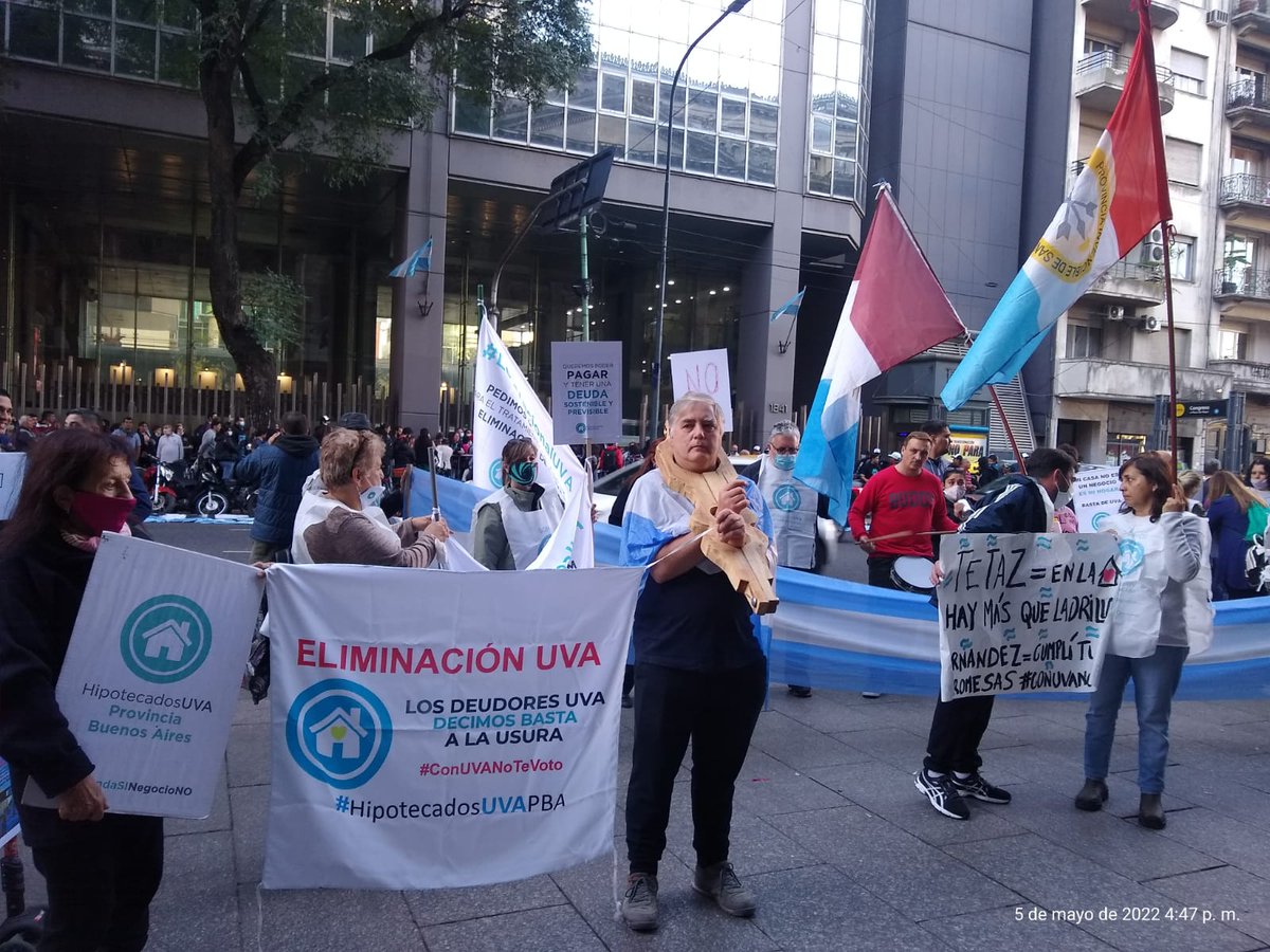 hipotecadosuva's tweet photo. .@SergioMassa se termina la convergencia, atravesamos la inflación más alta en años. Los #HipotecadosUVA estamos pidiendo una #LeyNacionalUVA. Ahora más que nunca vamos por la #EliminacionUVA!! https://t.co/80cZOldt5o