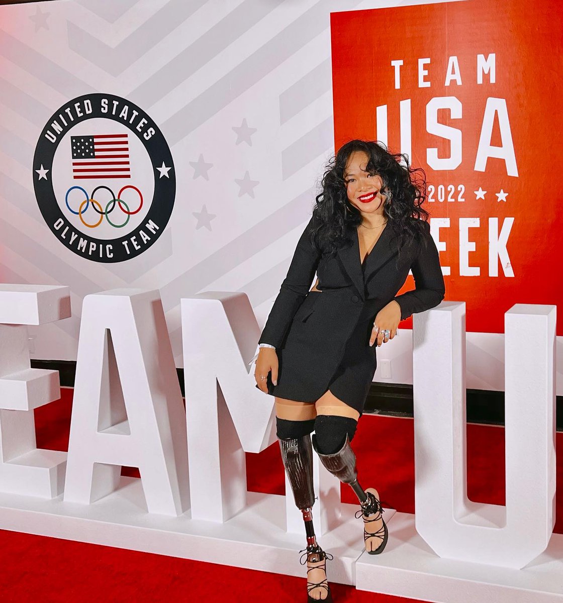 CollegeParkInd's tweet photo. #Paralympic swimmer and our friend, Haven Shepherd, was invited to DC for #TeamUSAWeek. 🎉 Her new Accent feet gave her the freedom to wear heels for this special occasion. She can adjust heel height through the simple push of a button: https://t.co/6fsemyKquy
#Prosthetics https://t.co/o3vzyAEcBM