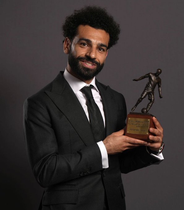 FSBT4AEX0AYYQpk?format=jpg&name=small