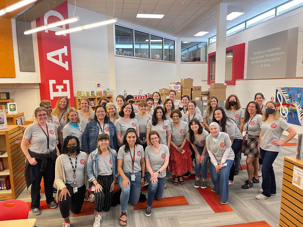 Thanks to everyone who continues to show our teachers how much we appreciate them in-person and online using #ThankAPSTeachers. View this collection of social media posts that recaps Teacher Appreciation Week. 

📸  l8r.it/4QKR