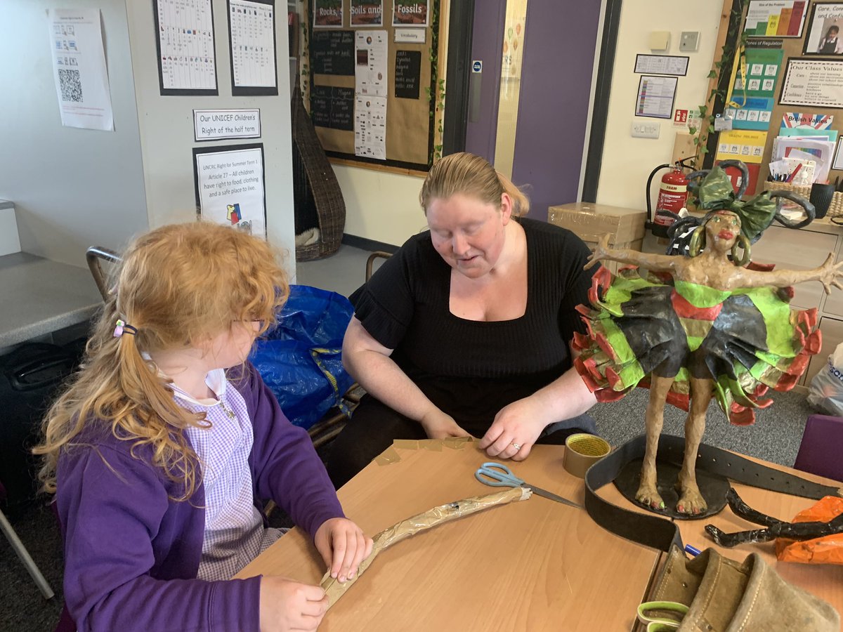 WhitefieldPS's tweet photo. We had a brilliant time at our family art club with Faith Bebbingron an artist sculptor. Thank you so much @dotartschools for enabling this!!! https://t.co/oGJzz6n6gK