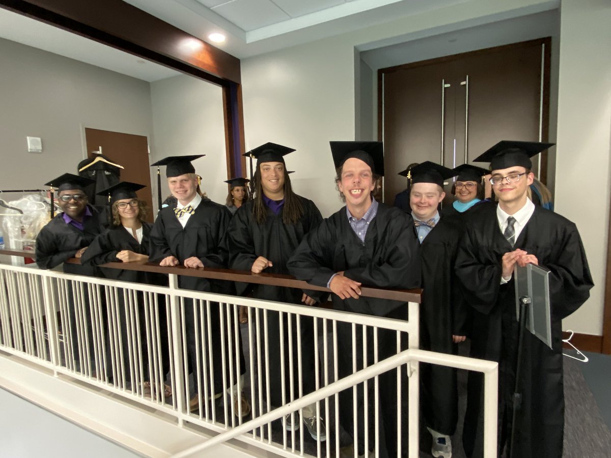 lipscomb's tweet photo. Celebrating @LipscombIDEAL 2022 GRADS!! We are sooo proud of you!! 💜💛 https://t.co/pU40QsdDoY
