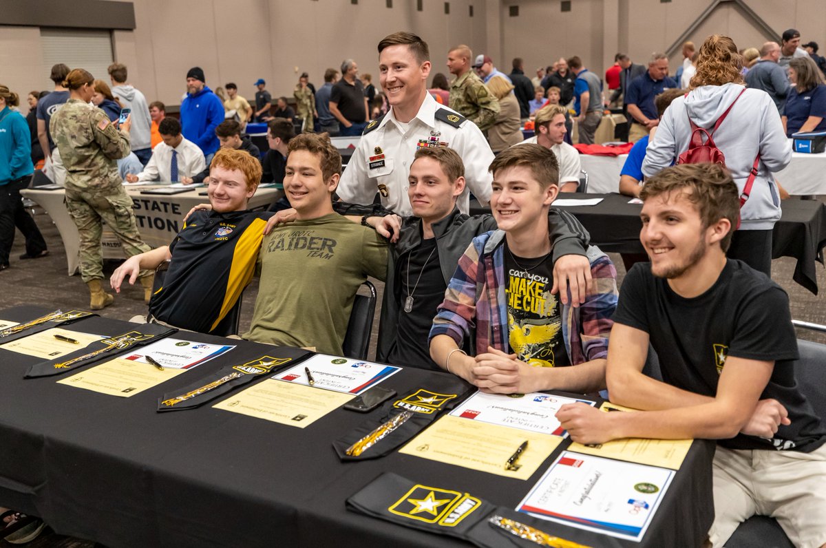 What an incredible day ❤

More than 120 students were celebrated this morning at the <a href="/OptIN_EVSC/">OptIN EVSC</a> Signing Day event, which was sponsored by <a href="/evvregion/">Evansville Regional Economic Partnership</a>.