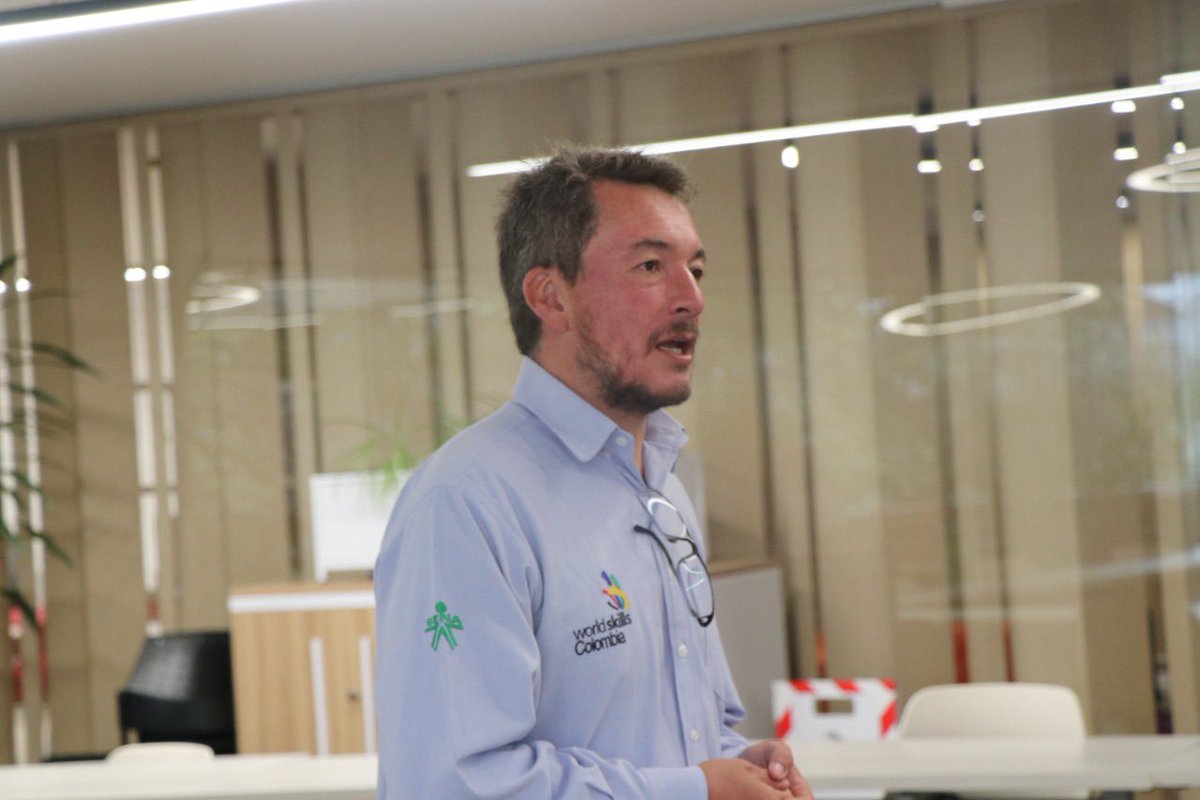 miparrap's tweet photo. #Hoy en el HUB de innovación 4.0  recibimos la Visita por Gira Técnica del Centro Colombo Alemán de la regional Atlántico, 25 aprendices  de Mecatrónica y  Automatización dirigida por el instructor Javier Moreno. #SOMOSSENA https://t.co/rXxkgU0OTl