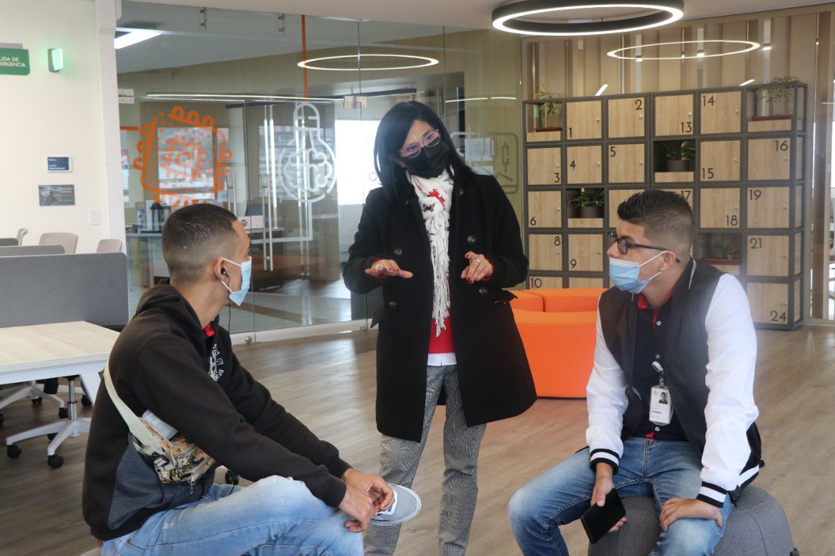 miparrap's tweet photo. #Hoy en el HUB de innovación 4.0  recibimos la Visita por Gira Técnica del Centro Colombo Alemán de la regional Atlántico, 25 aprendices  de Mecatrónica y  Automatización dirigida por el instructor Javier Moreno. #SOMOSSENA https://t.co/rXxkgU0OTl
