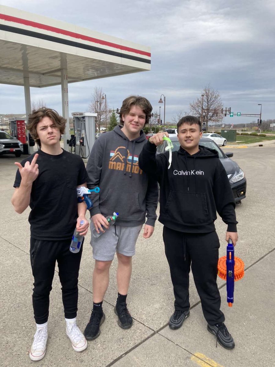 HennythingW's tweet photo. Got a lil double kill on two boys from the wiener eaters. @channerf22 https://t.co/ldlDhXW0Gr