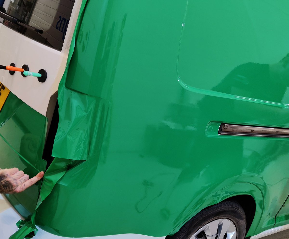 EliteSigns's tweet photo. A partial and very glossy #colourchange #vehiclewrap for @SGsoils' next workhorse, a @VWUKFleet #caddymaxi.
@BSGAUK
#vehiclebranding https://t.co/WsJX1Exdyi