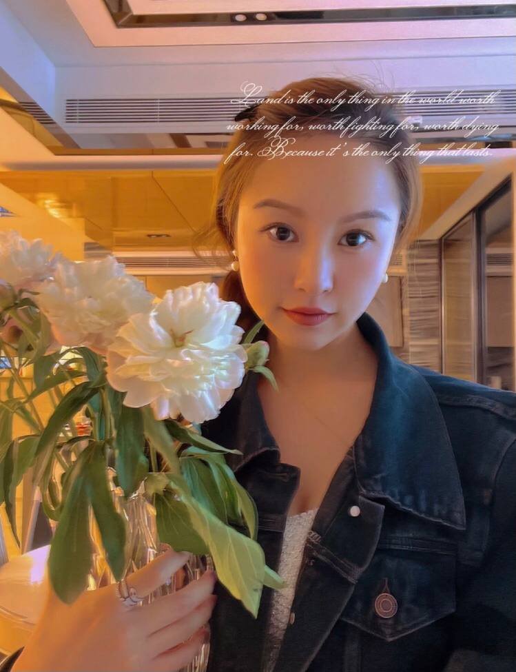 lisa tweet media