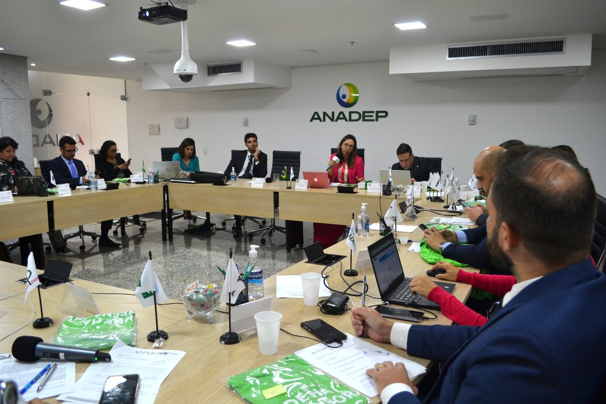 adpec_oficial's tweet photo. 👥 A presidenta da #ADPEC, Andréa Coelho, está em Brasília para participar do início da Campanha Nacional de 2022. E participou, na última quarta-feira, da AGE híbrida da ANADEP, na ocasião as temáticas discutidas foram assuntos de interesse da categoria. https://t.co/0xIgzX0K82
