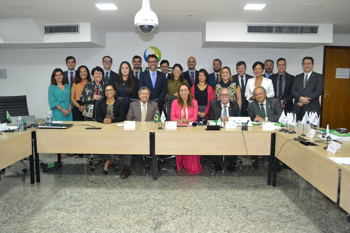 adpec_oficial's tweet photo. 👥 A presidenta da #ADPEC, Andréa Coelho, está em Brasília para participar do início da Campanha Nacional de 2022. E participou, na última quarta-feira, da AGE híbrida da ANADEP, na ocasião as temáticas discutidas foram assuntos de interesse da categoria. https://t.co/0xIgzX0K82