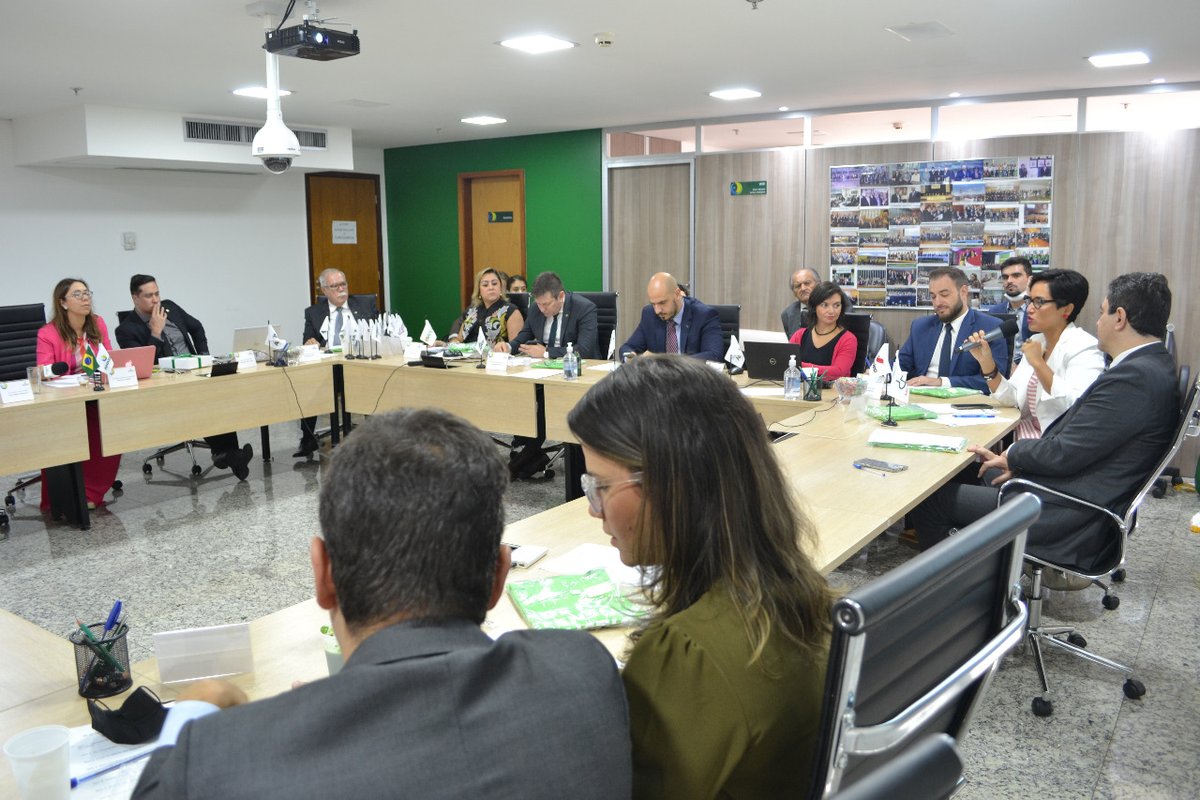 adpec_oficial's tweet photo. 👥 A presidenta da #ADPEC, Andréa Coelho, está em Brasília para participar do início da Campanha Nacional de 2022. E participou, na última quarta-feira, da AGE híbrida da ANADEP, na ocasião as temáticas discutidas foram assuntos de interesse da categoria. https://t.co/0xIgzX0K82