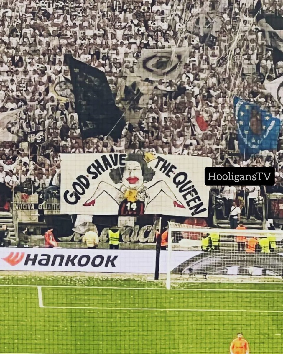 UEL. 05.05.2022
Eintracht Frankfurt ultras with "God Shave The Queen" vs. West Ham.

#EuropaLeague