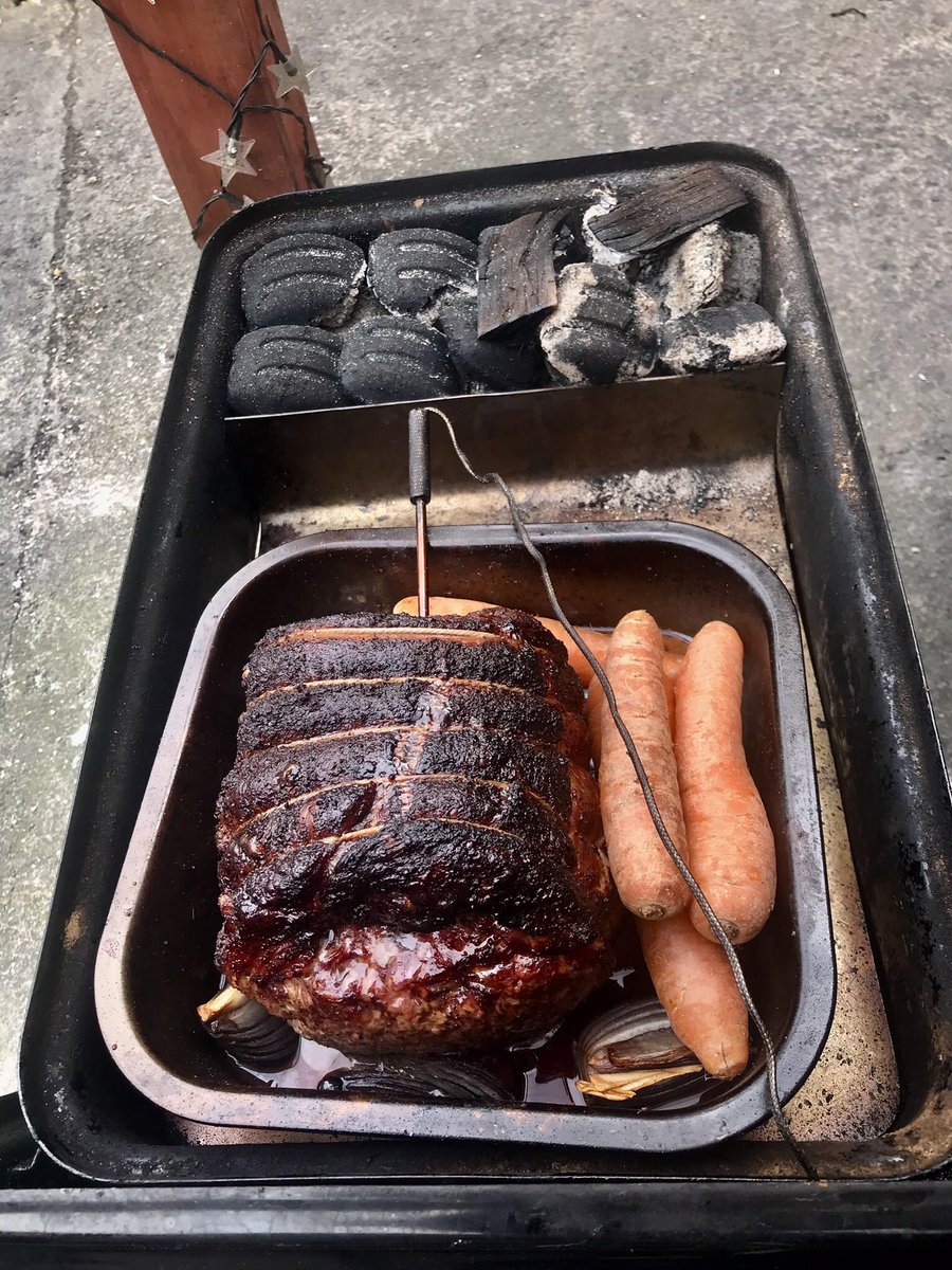 tantrictrevbbq's tweet photo. Brisket pot roast and @devonwoodsmoke bread all done on the bbq. Superb. #brisket #potroast #bbqbread #weber #BBQ https://t.co/BZp5f0ovEw