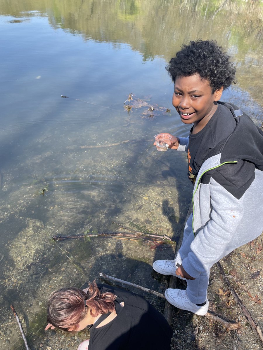 LinusGuilloryJr's tweet photo. Joined Runkle’s 3rd graders today as they released their trout into Jamaica Pond. Baker and Runkle piloted a new life cycle curriculum. #activescience #stockingthepond @BrooklinePublic https://t.co/O5S2xLyAcS