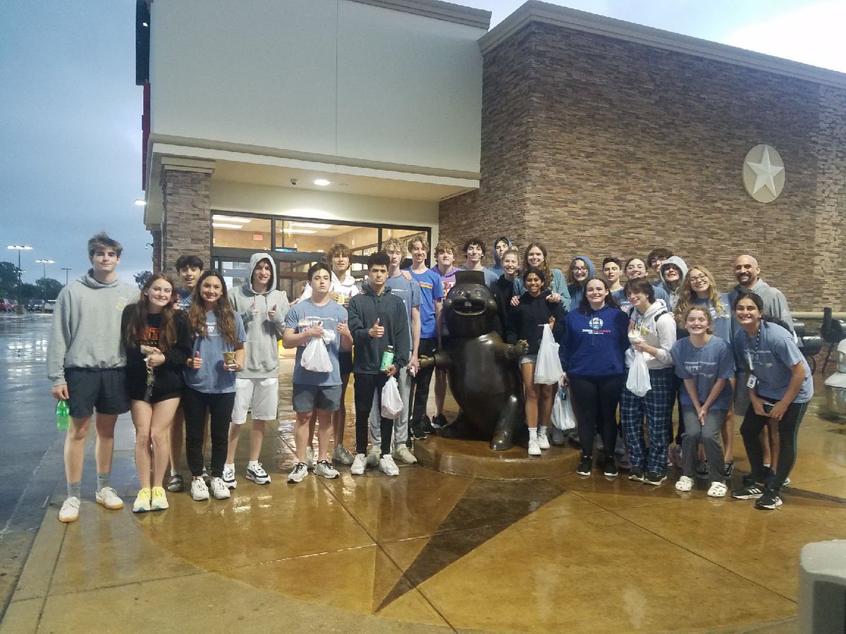 waterpolofmhs's tweet photo. No trip is complete without a stop at @bucees #RainRainGoAway #StateTrip2022 #HeadedToHTown https://t.co/H4wCbco3Ab
