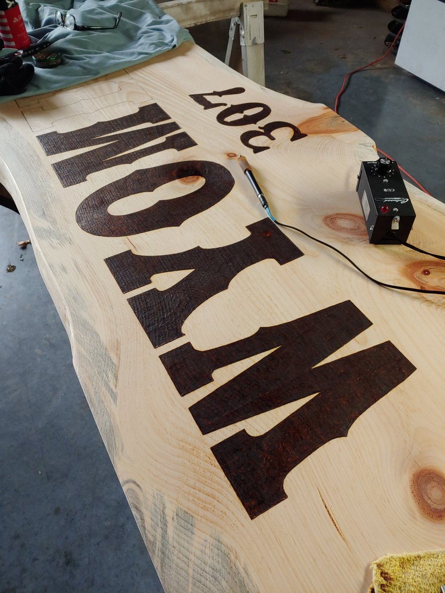 Vonseggerndesi1's tweet photo. TBT. 9' pine bar top for the one and only @CoachSundance If it wasn't for him I wouldn't be where I am today! Cheers brother!
#vonseggerndesigns #pyrographyartist @wyo_mbb #custombartop #elitewoodworker #bardecor #Wyoming #supportlocalbusiness #βοΈ https://t.co/L2JXciid3a