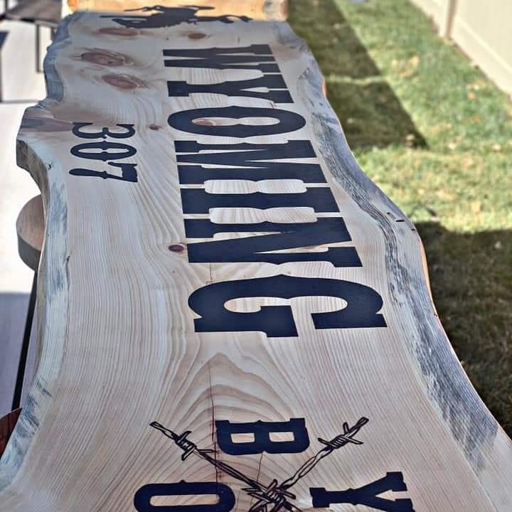 Vonseggerndesi1's tweet photo. TBT. 9' pine bar top for the one and only @CoachSundance If it wasn't for him I wouldn't be where I am today! Cheers brother!
#vonseggerndesigns #pyrographyartist @wyo_mbb #custombartop #elitewoodworker #bardecor #Wyoming #supportlocalbusiness #βοΈ https://t.co/L2JXciid3a