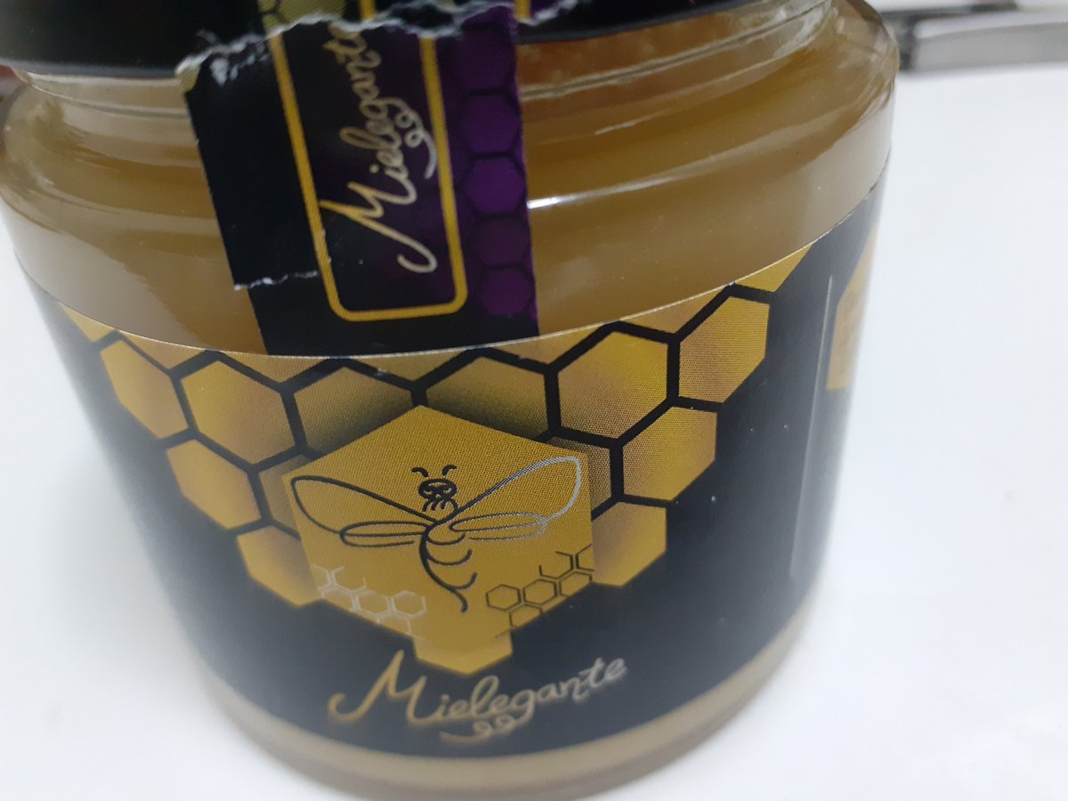oscarranlo's tweet photo. Tenemos miel en la familia, pero he probado la miel batida y de lavanda de @mielegante de Torrelobatón #Valladolid y es un capricho exquisito. Las mieles de #Torozos en la cumbre. ¡Gente joven tirando del carro en el medio rural! https://t.co/MkUYL5Kazg