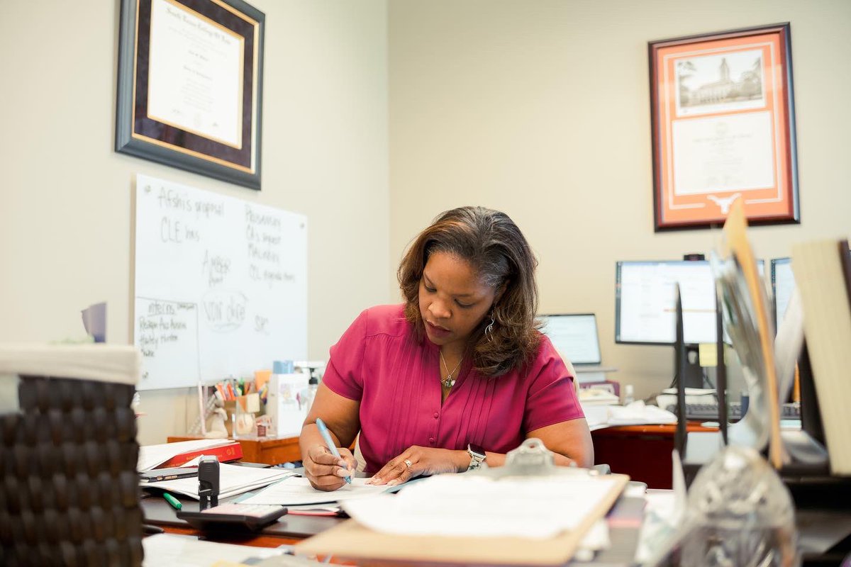 judgetwallace's tweet photo. Some people think the judge’s only job is to bang the gavel, but our responsibilities persist outside the courtrooms! From reviewing cases to legal research, we’re often buried in files to ensure we bring our best to every hearing. https://t.co/7L3l47Ekxu