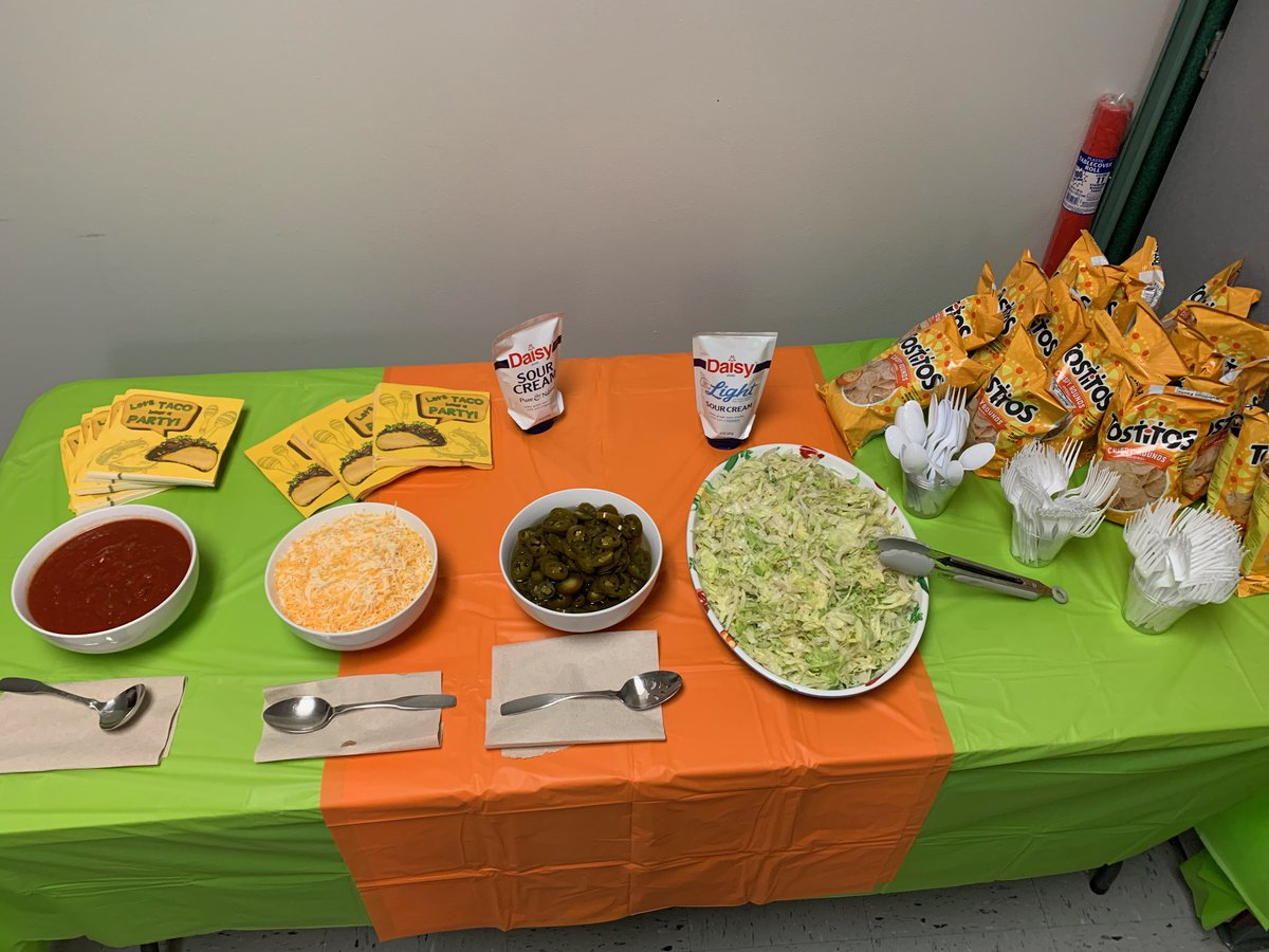 crownover_pta's tweet photo. Taking care of our awesome teachers this week! Tacos and Bundt cakes! 🌮😁

THANK YOU parents for the donations! https://t.co/2KlciKkegb