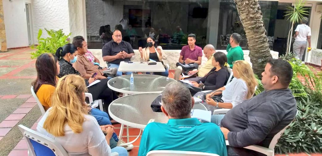osvegil13's tweet photo. #Ahora | Reunión estratégica de #AcciónDemocrática con el equipo de organización seccional y los homólogos municipales. Acompañado de mi Sub Sec de Organización Dr. @OswaldoAlbornoz 

¡Nueva Esparta!
#CaminandoHaciaEl2024 https://t.co/D3P5Y7kH2H